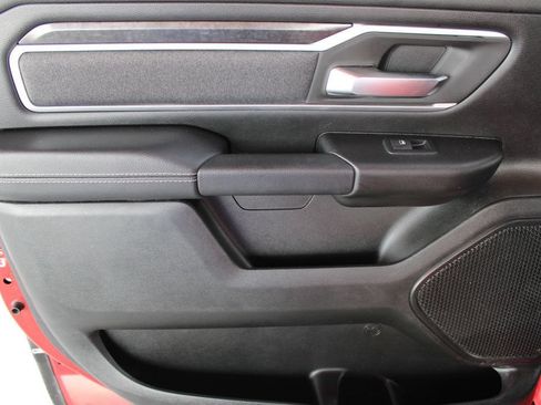Used 2020 RAM 1500 Big Horn AWD/4WD image 12