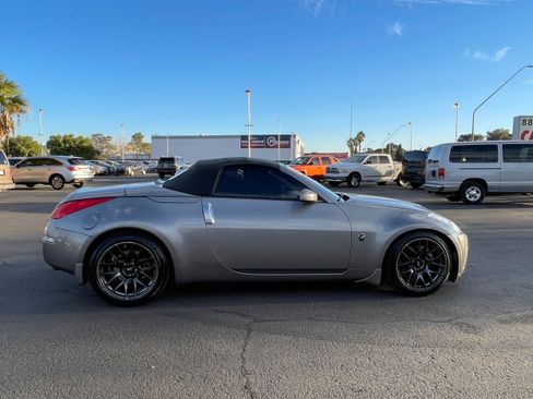 Used 2007 Nissan 350Z Touring image 6