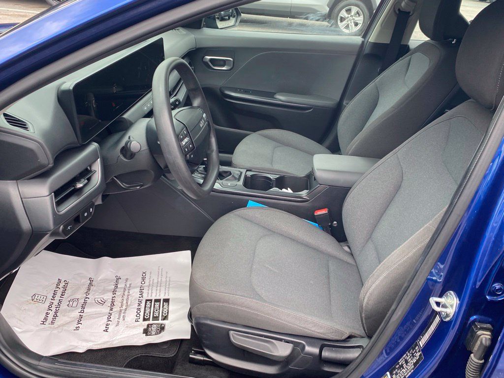 Used 2025 Kia K4 FWD image 6