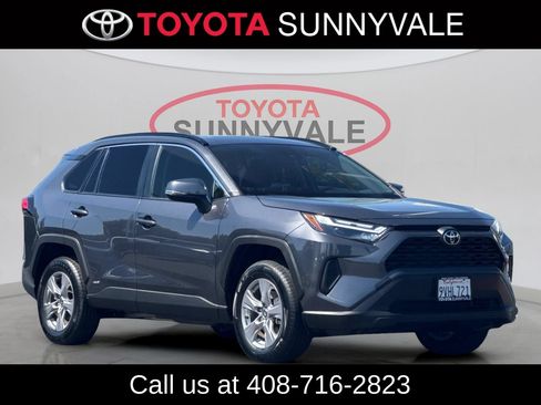 Used 2025 Toyota RAV4 XLE AWD/4WD image 10
