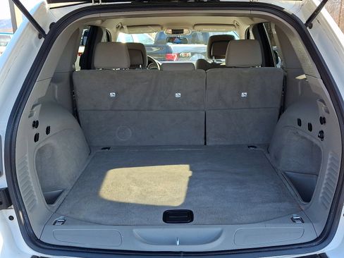 Used 2011 Jeep Grand Cherokee Laredo image 30