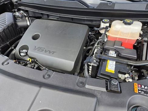 Used 2023 Chevrolet Traverse LT image 21