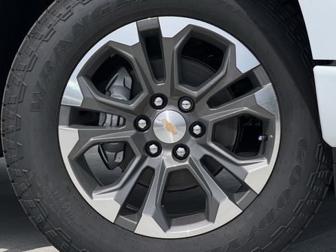 New 2026 Chevrolet Silverado 1500 High Country w/ Technology Package AWD/4WD image 9