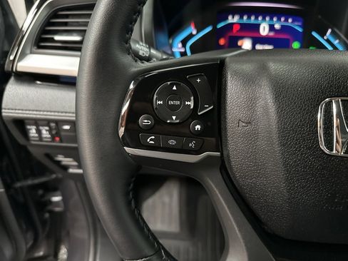 Used 2024 Honda Odyssey Touring image 16