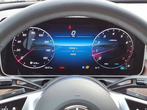 Used 2025 Mercedes-Benz C 300 4MATIC Sedan image 11