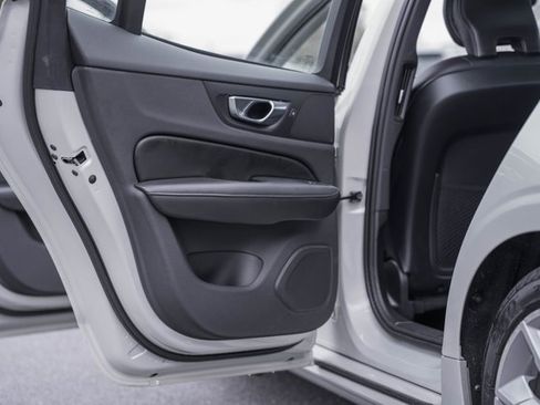 Used 2021 Volvo S60 T5 Momentum w/ Protection Package Premier image 35