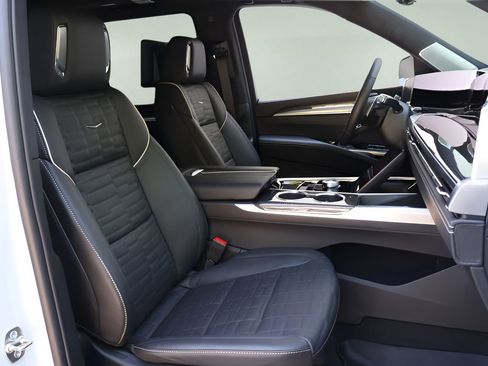 Certified 2026 Cadillac Escalade V w/ LPO, ONYX Package image 25