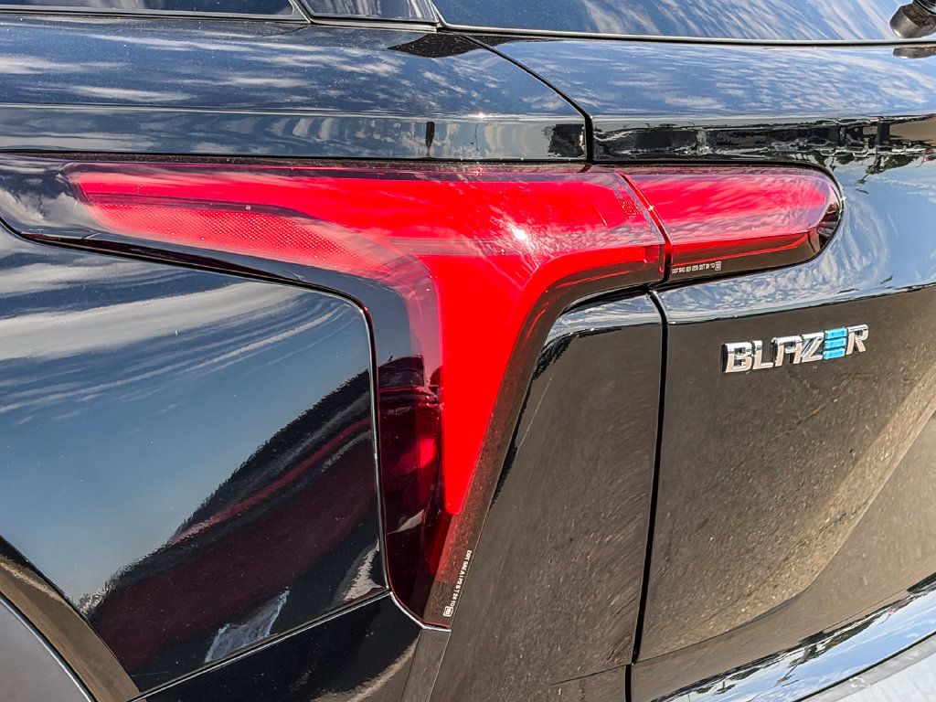 Used 2024 Chevrolet Blazer EV LT AWD/4WD image 8