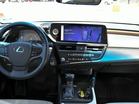 Used 2023 Lexus ES 300h w/ Premium Package FWD image 43