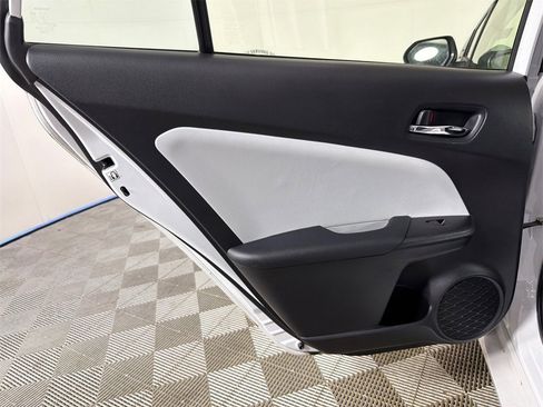 Used 2022 Toyota Prius image 21