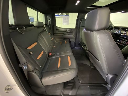 Used 2023 GMC Sierra 1500 AT4 w/ Technology Package AWD/4WD image 34