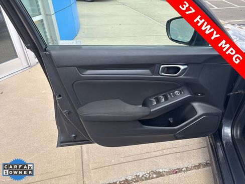 Used 2023 Honda Civic Sport image 11