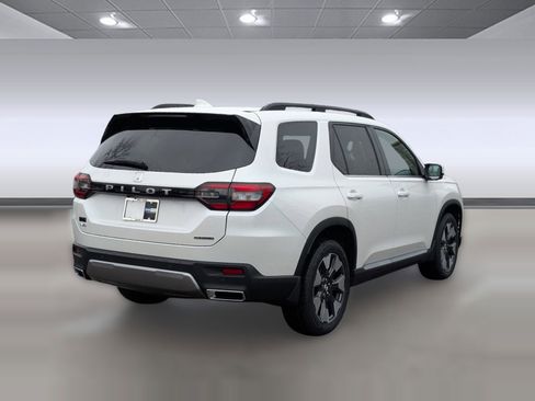 New 2026 Honda Pilot Touring S image 9