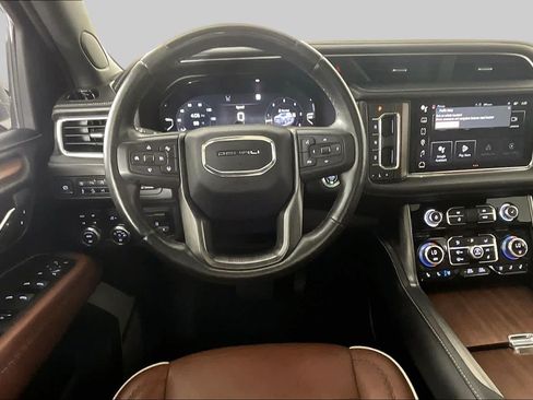 Used 2023 GMC Yukon Denali Ultimate AWD/4WD image 12