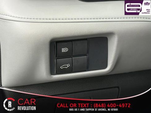 Used 2021 Toyota Highlander XLE image 41