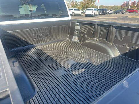 Used 2023 Chevrolet Silverado 2500 LT image 22