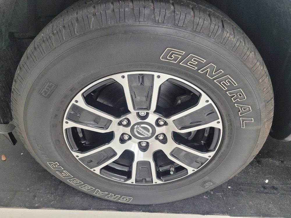 Used 2020 Nissan Titan SV w/ SV Convenience Package RWD image 31