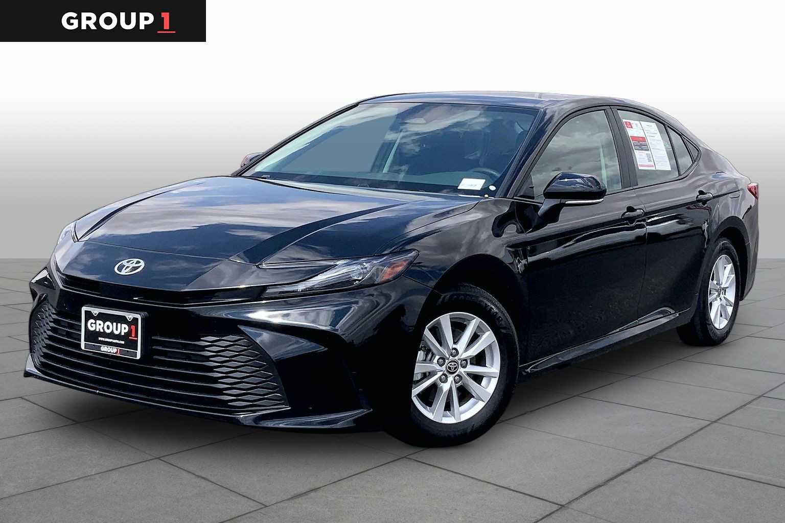 Used 2025 Toyota Camry LE FWD image 1