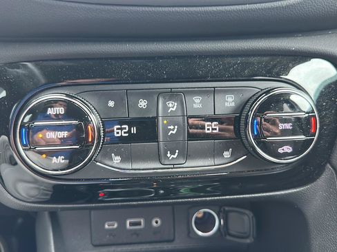 Used 2023 Buick Encore GX Select w/ Sport Touring Package AWD/4WD image 22