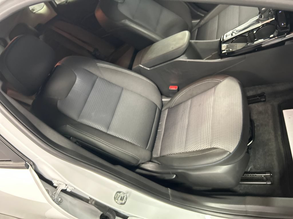 Used 2025 Chevrolet Trax LT FWD image 24
