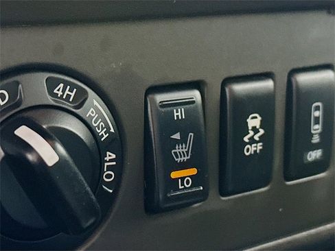 Used 2016 Nissan Frontier PRO-4X w/ Pro-4x Luxury Package image 21