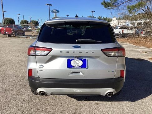 Used 2020 Ford Escape SE image 8