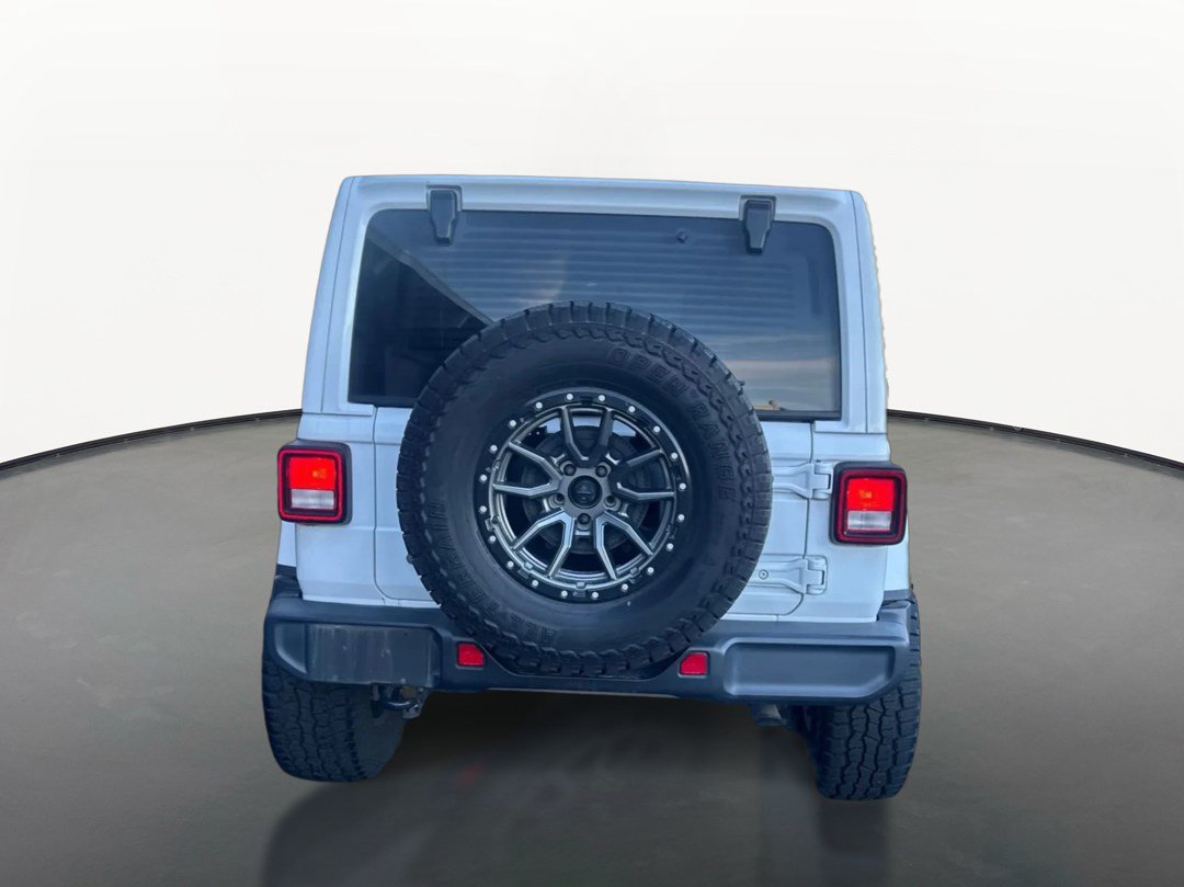 Used 2020 Jeep Wrangler Unlimited Sahara w/ Uconnect 4C Nav & Sound Group AWD/4WD image 4