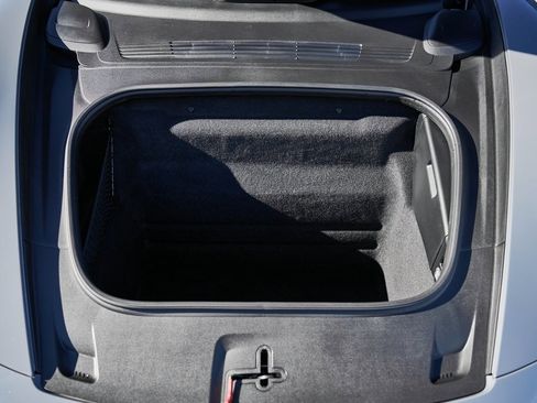 Used 2024 Porsche 911 Carrera S w/ Sport Package image 13