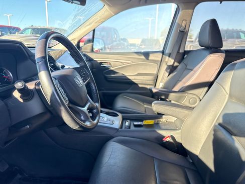 Used 2022 Honda Pilot Black Edition image 10