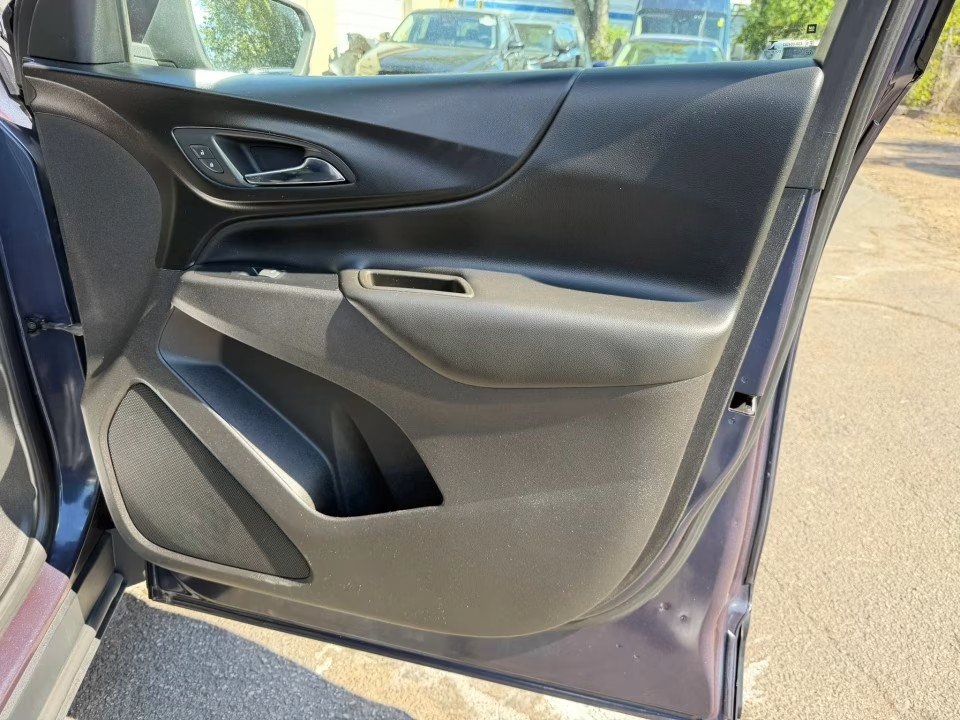 Used 2019 Chevrolet Equinox LT FWD image 19