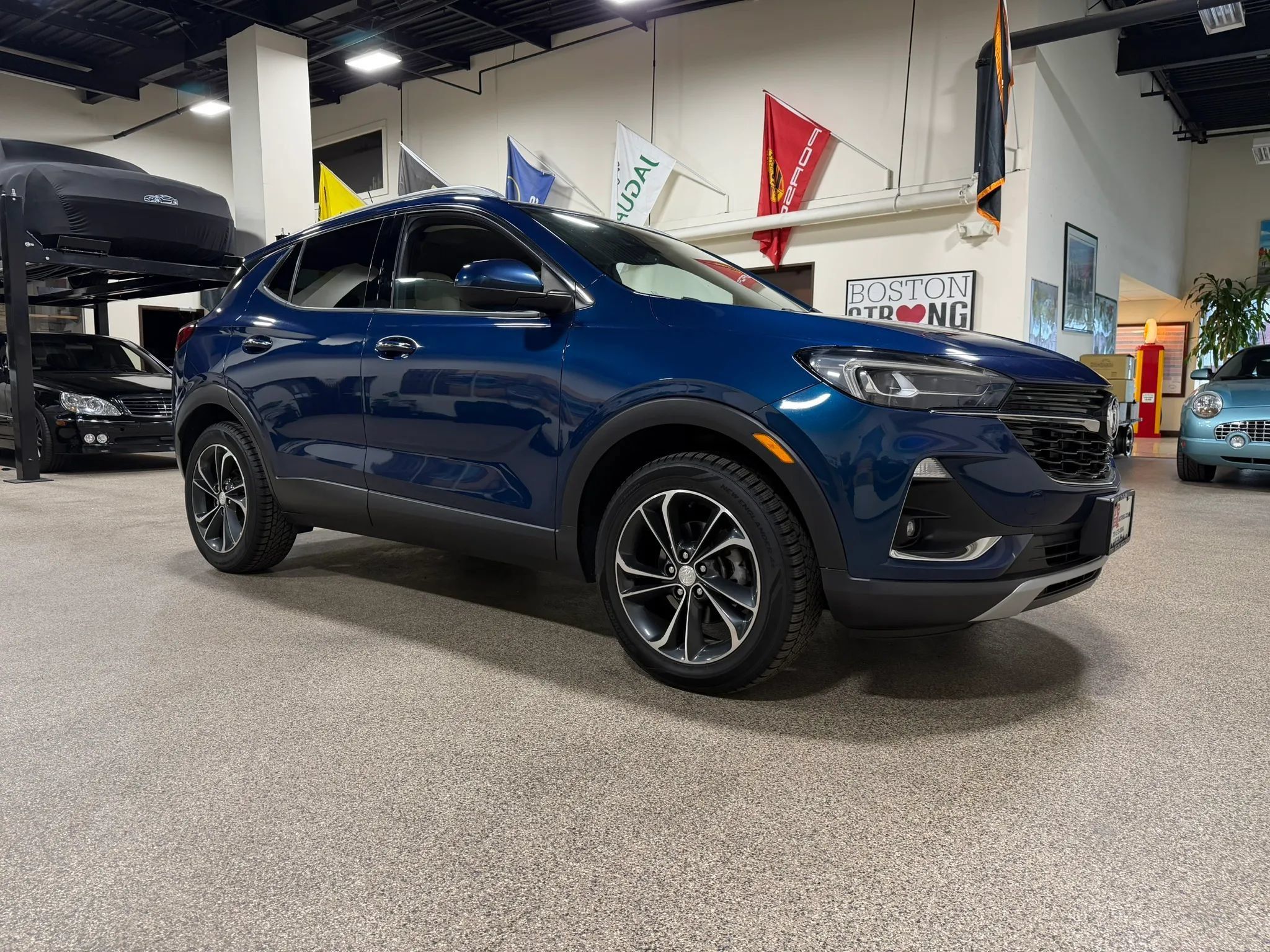 Used 2021 Buick Encore GX Essence AWD/4WD image 3