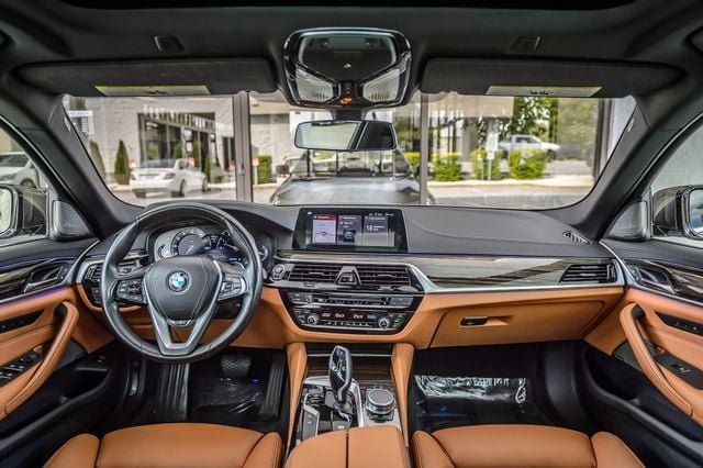 Used 2017 BMW 540i RWD image 3