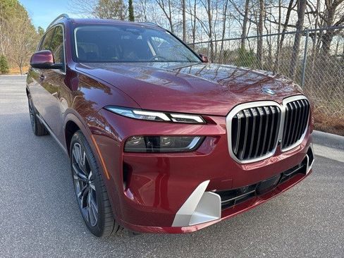 Certified 2025 BMW X7 xDrive40i image 4
