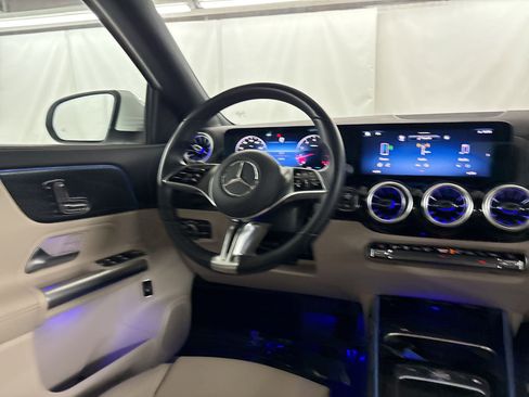 Certified 2025 Mercedes-Benz GLA 250 image 28