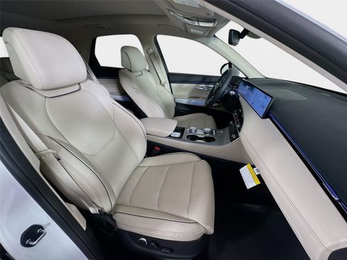 New 2026 Genesis GV70 2.5T Advanced AWD/4WD image 30