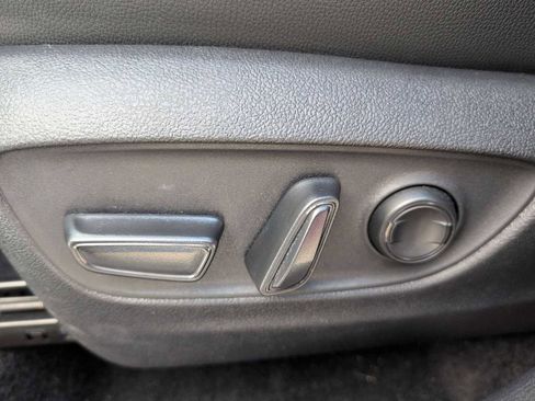 Used 2025 Toyota Grand Highlander FWD image 17