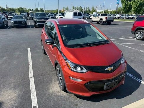 Used 2020 Chevrolet Bolt Premier w/ Infotainment Package FWD image 23