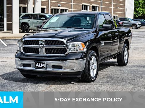 Used 2024 RAM 1500 Classic SLT AWD/4WD image 3