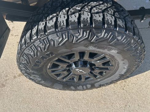 Used 2024 Chevrolet Silverado 2500 ZR2 w/ Technology Package image 25