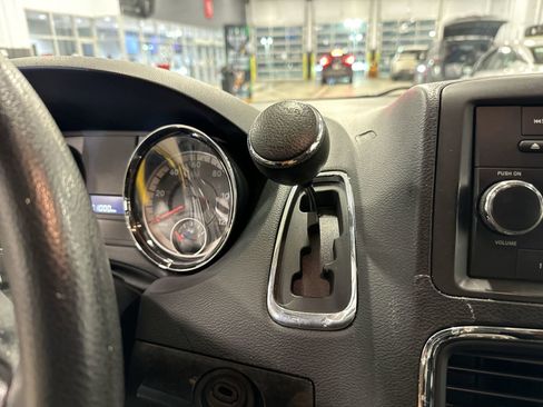 Used 2015 Dodge Grand Caravan SE w/ Quick Order Package 29E SE image 15