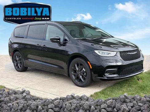 New 2026 Chrysler Pacifica Select w/ S Appearance Package FWD image 2
