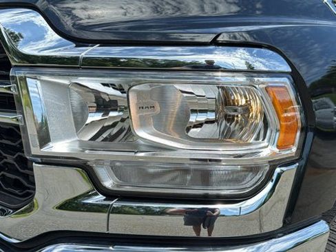 Used 2024 RAM 2500 Tradesman w/ Chrome Appearance Group AWD/4WD image 9