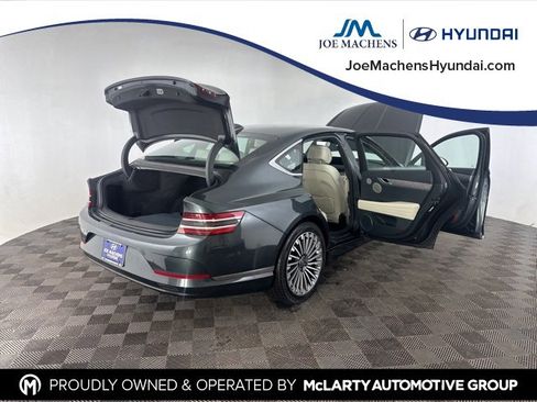 Used 2023 Genesis G80 image 17