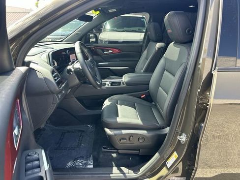 Used 2024 Chevrolet Traverse Z71 w/ Enhanced Driving Package AWD/4WD image 19