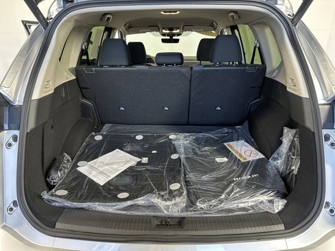 Certified 2025 Nissan Rogue SV image 14