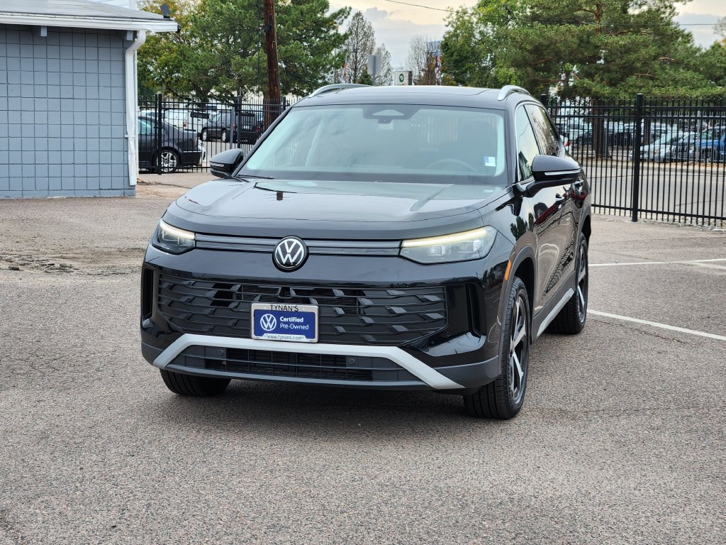 Certified 2025 Volkswagen Tiguan SE AWD/4WD image 3