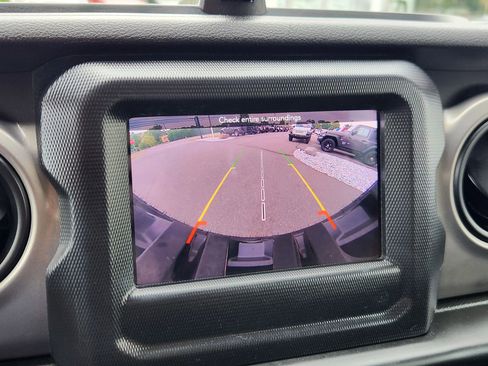 Used 2018 Jeep Wrangler Unlimited Sport S AWD/4WD image 34