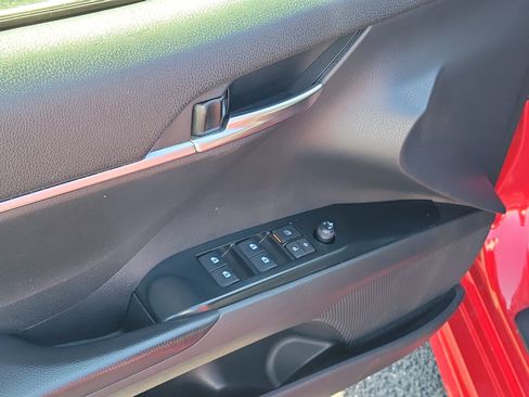 Used 2019 Toyota Camry SE FWD image 20