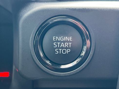 Certified 2025 Toyota Tacoma SR5 image 21