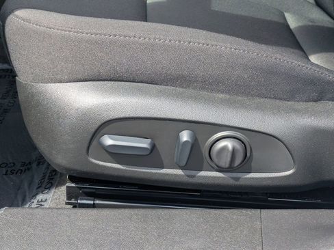 Used 2025 Chevrolet Malibu LT FWD image 23